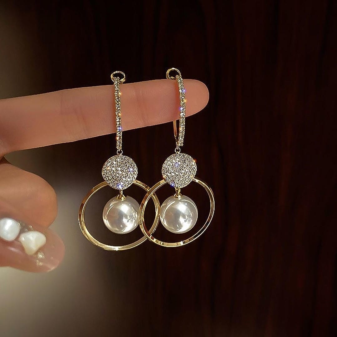 Gold Drop Earrings Órla with Pearls and Crystals