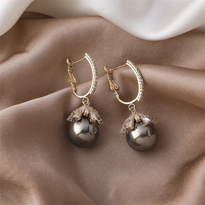 Gold Drop Earrings Eithne with Crystal and Pearl