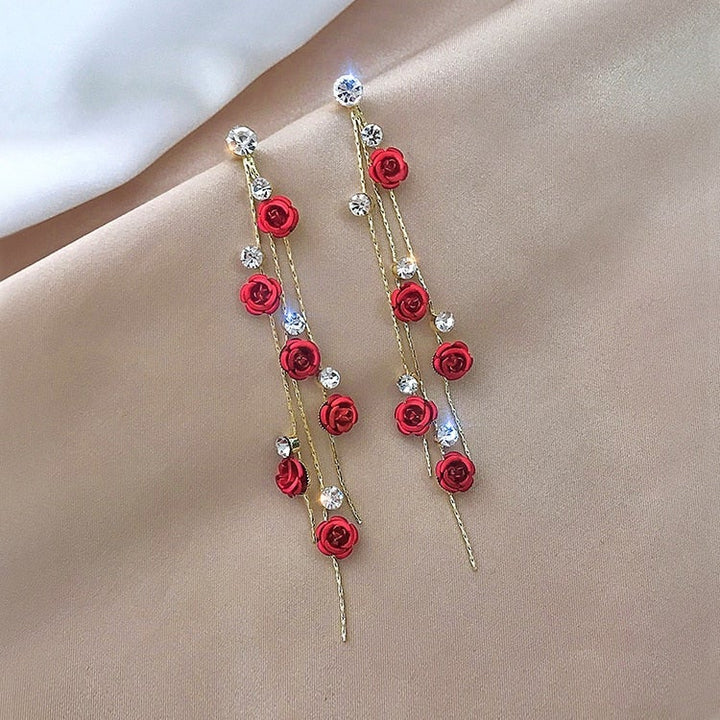 Gold Threader Earrings Béibhinn with Red Roses