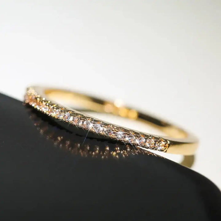 Gold Band Ring Laoise with Zirconia