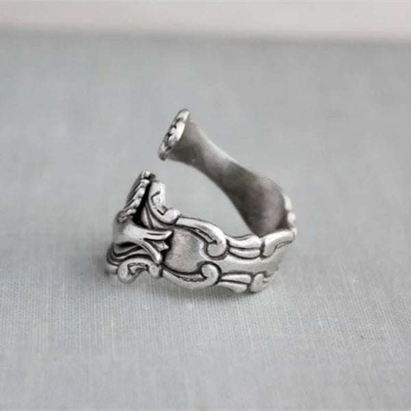 Silver Ring Darina with Hummingbird Motif