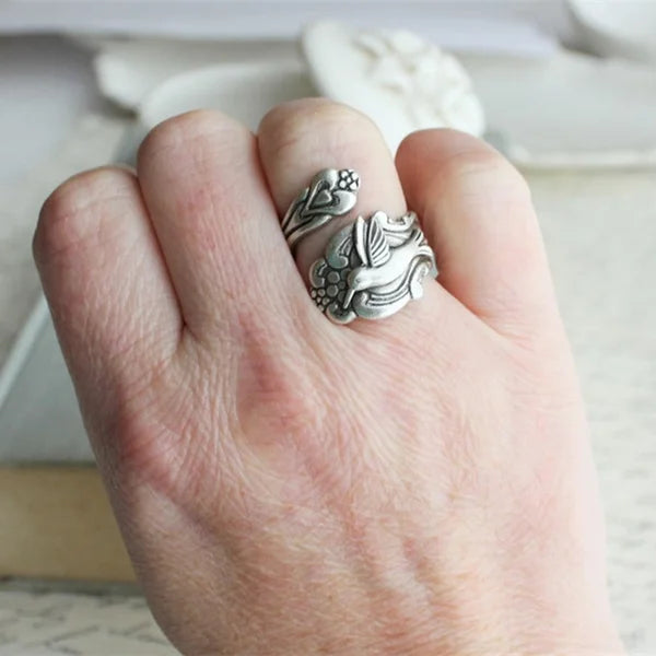 Silver Ring Darina with Hummingbird Motif