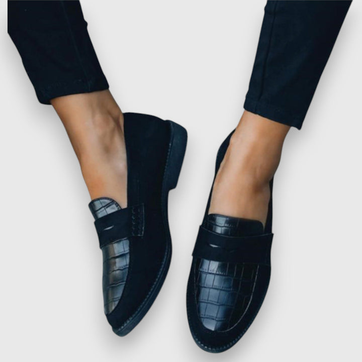 Sieglinde - Dunkelblaue Loafer in Kroko-Optik