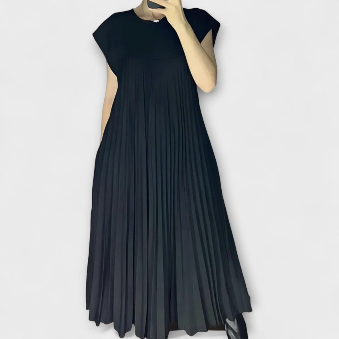 Zairelle - Schwarzes elegantes Plisseekleid