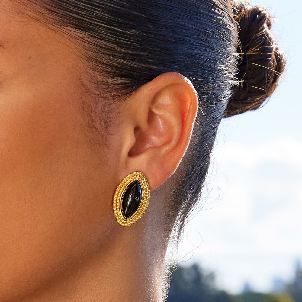 Gold Stud Earrings Sinéad with Black Onyx