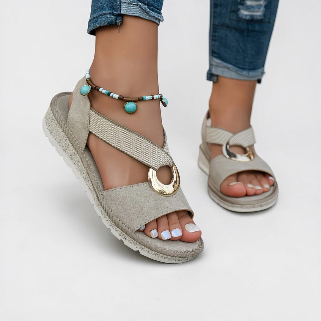 Mila | Flache Sandalen mit Metall-Schnalle