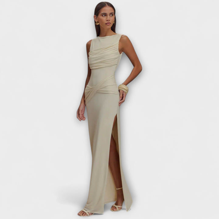 Rieke - Beiges Maxikleid mit hohem Beinschlitz