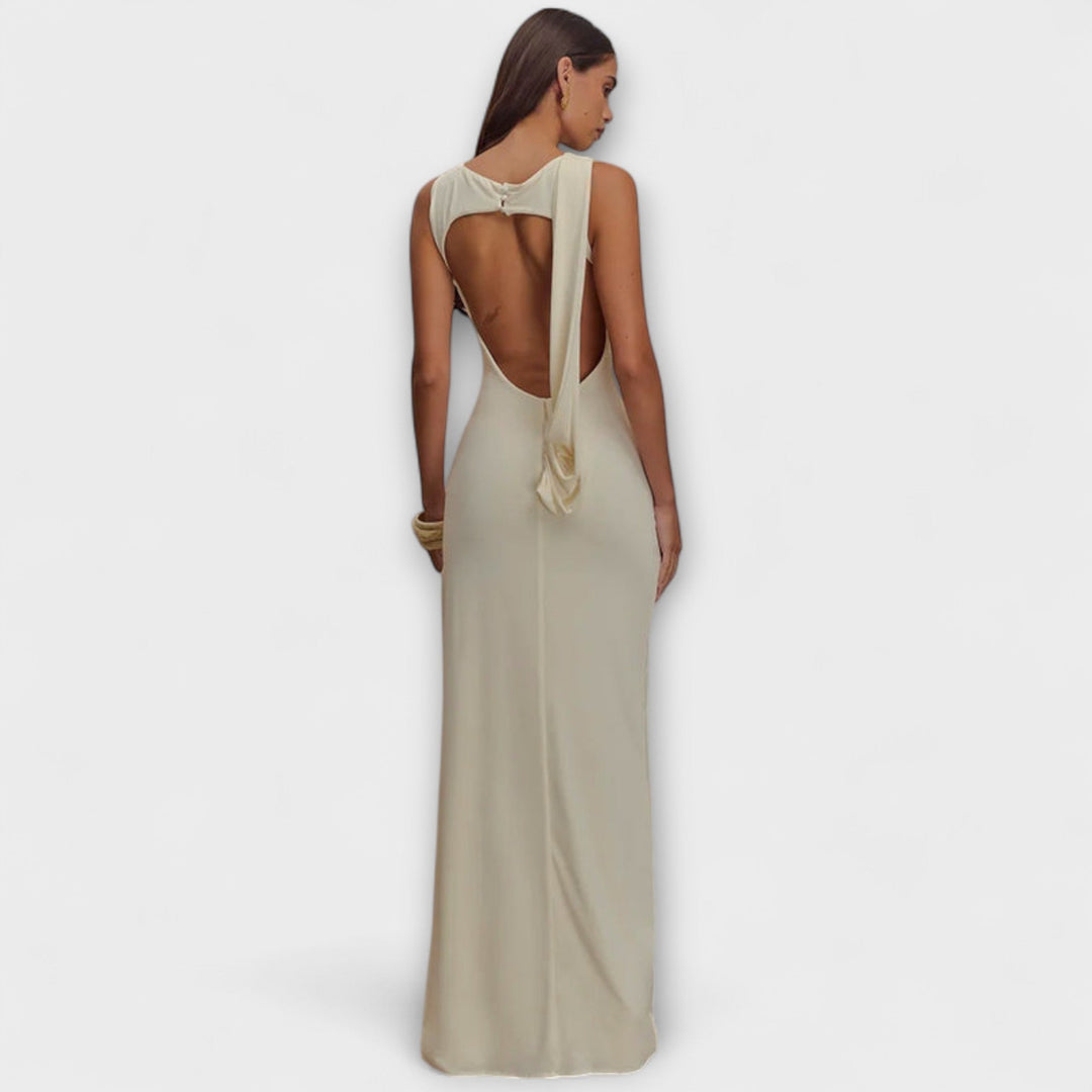Rieke - Beiges Maxikleid mit hohem Beinschlitz