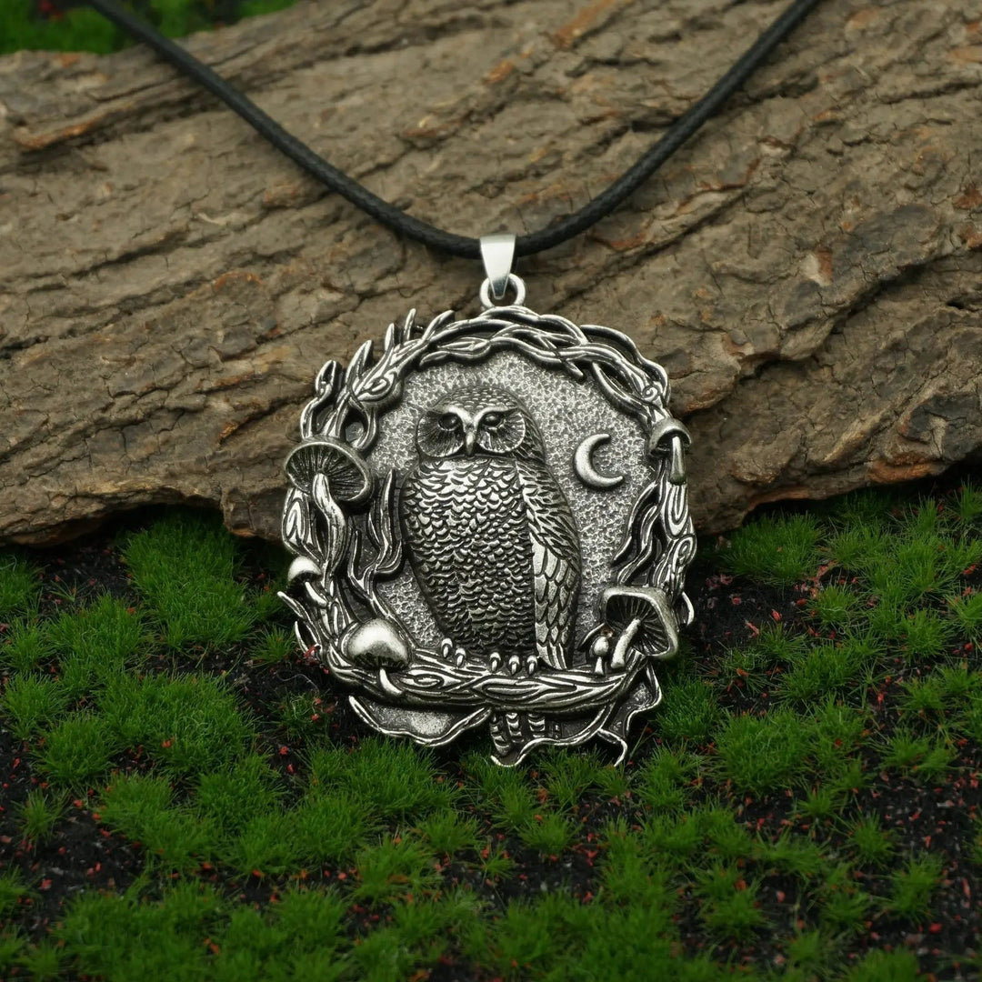 Silver Necklace Caoimhe with Owl and Moon