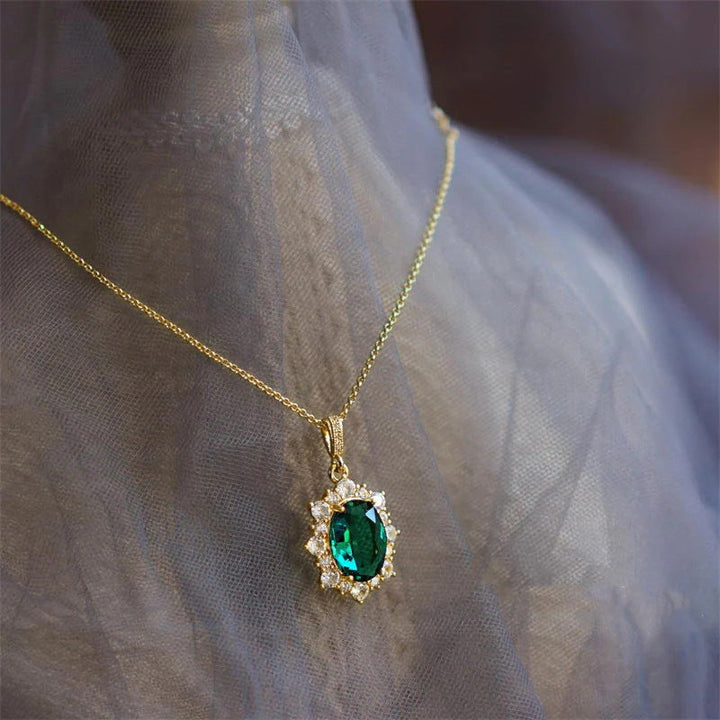 Gold Necklace Róisín with Emerald