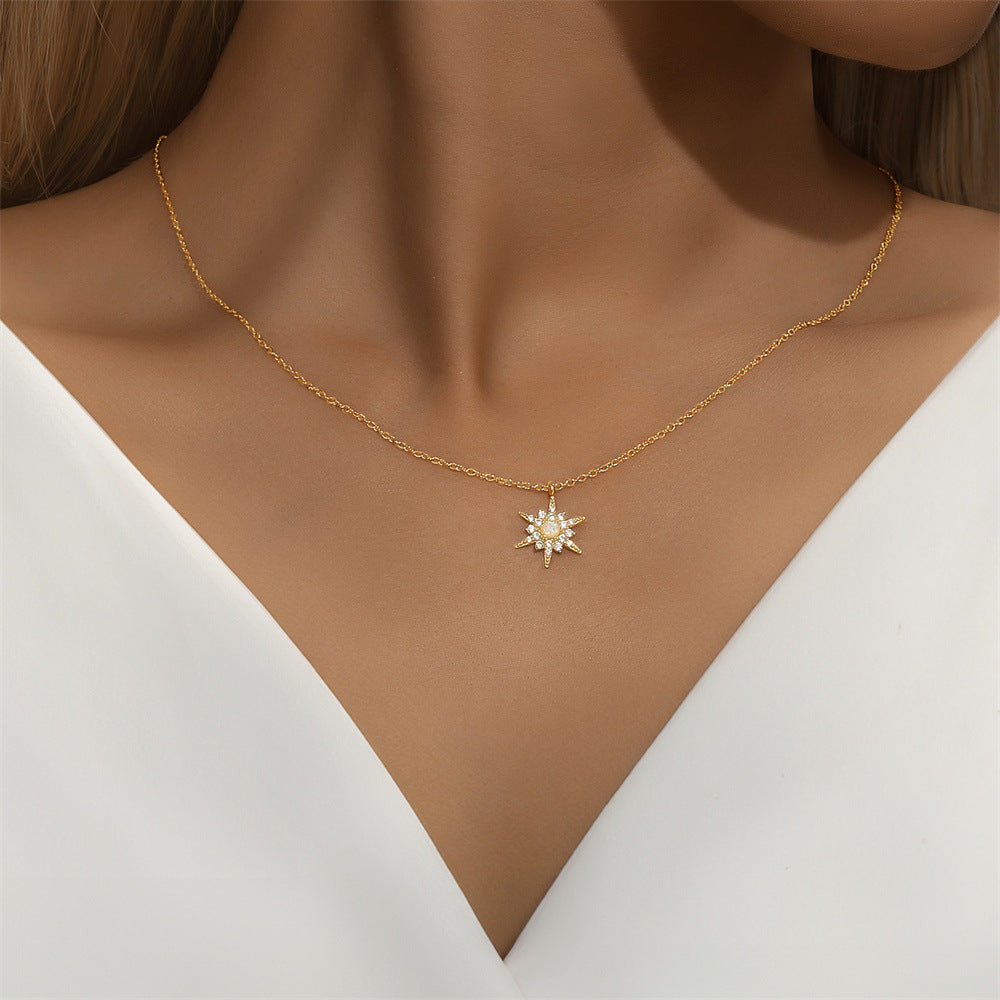 Gold Starburst Necklace Aisling with Pearl