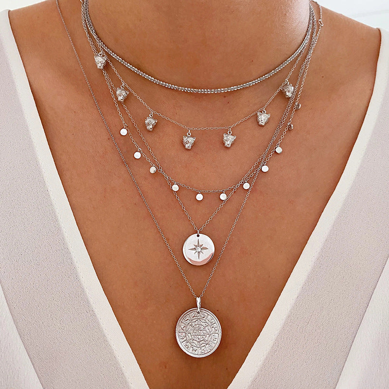Gold Necklace Aoibhinn with Star Motif