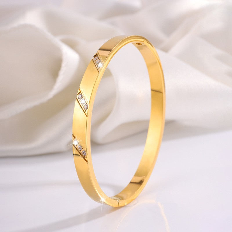 Gold Bangle Aisling with Zirconia