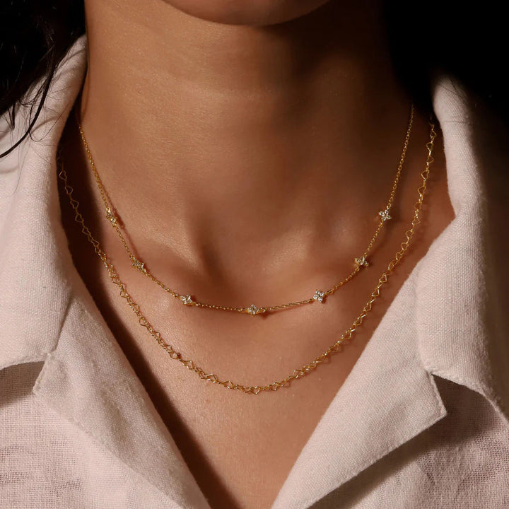 Gold Chain Necklace Clíodhna with Zirconia Flowers