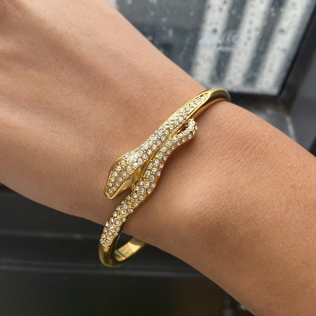 Gold Cuff Bracelet Róisín with Crystals