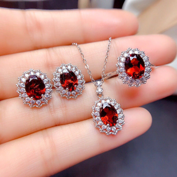 White Gold Ring Saoirse with Ruby