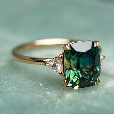Gold Ring Siobhán with Emerald