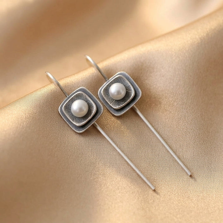 Silver Drop Earrings Dáiríne with Pearl