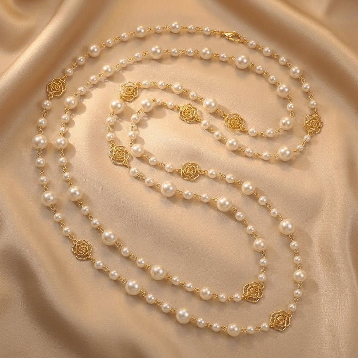 Gold-Plated Pearl Necklace Nuala with Rose Motifs