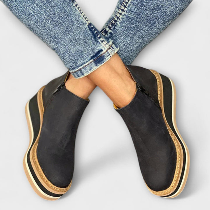 Brunhilde - Goldene Chelsea-Stiefeletten