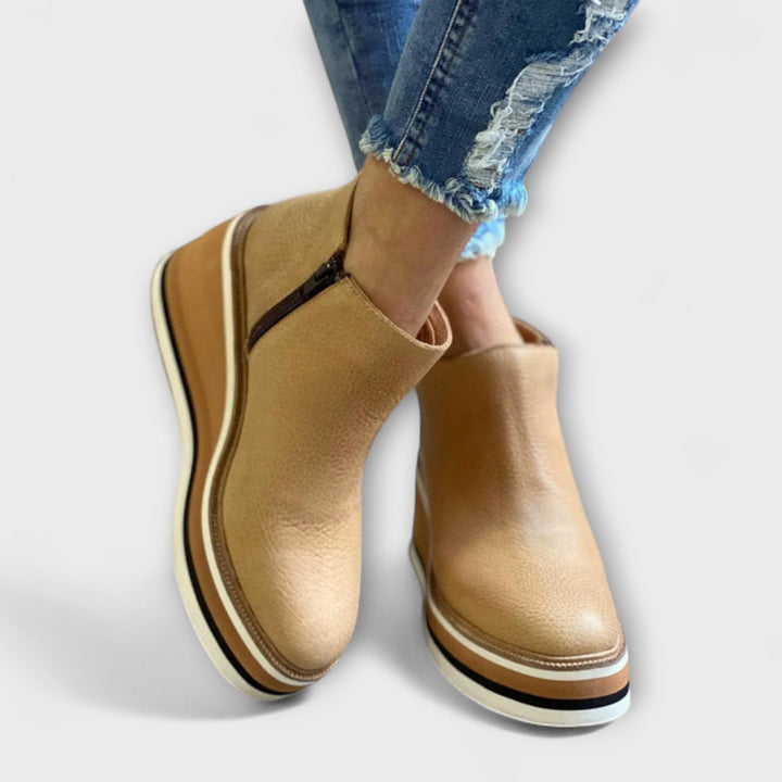 Brunhilde - Goldene Chelsea-Stiefeletten