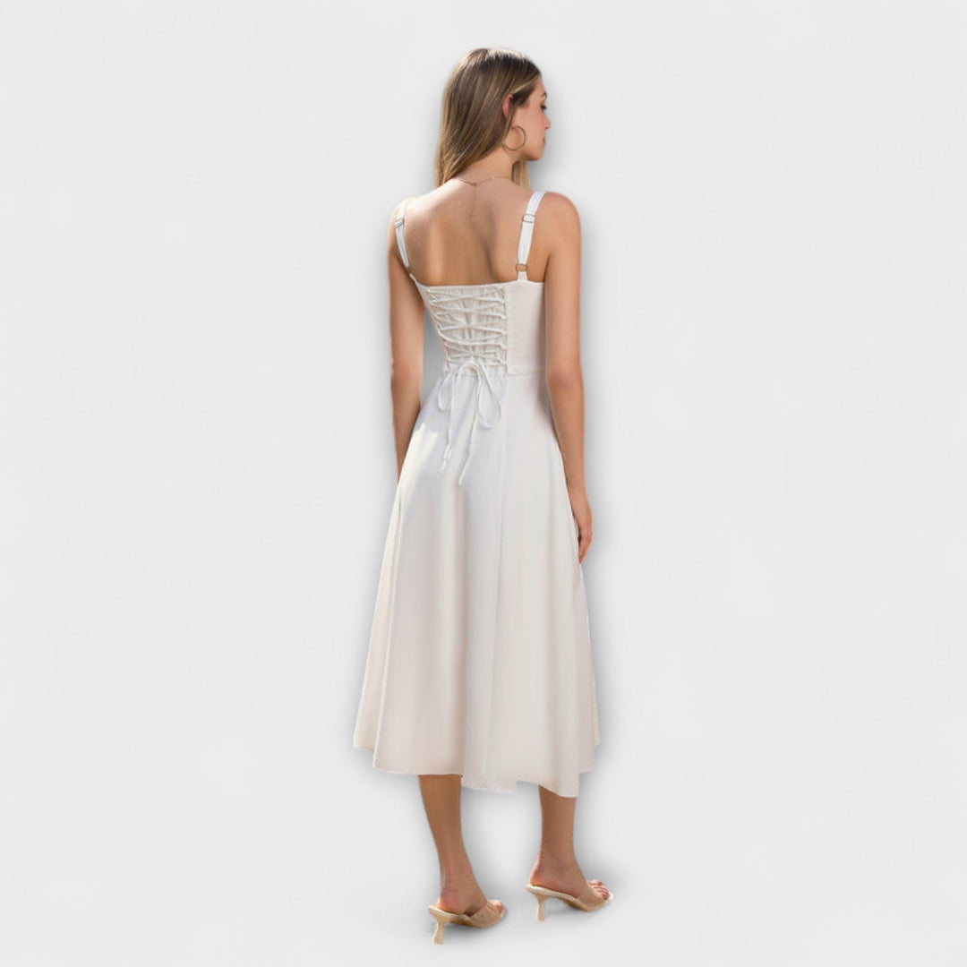 Hope - Cremefarbenes Kleid mit Rüschen und Schlitz