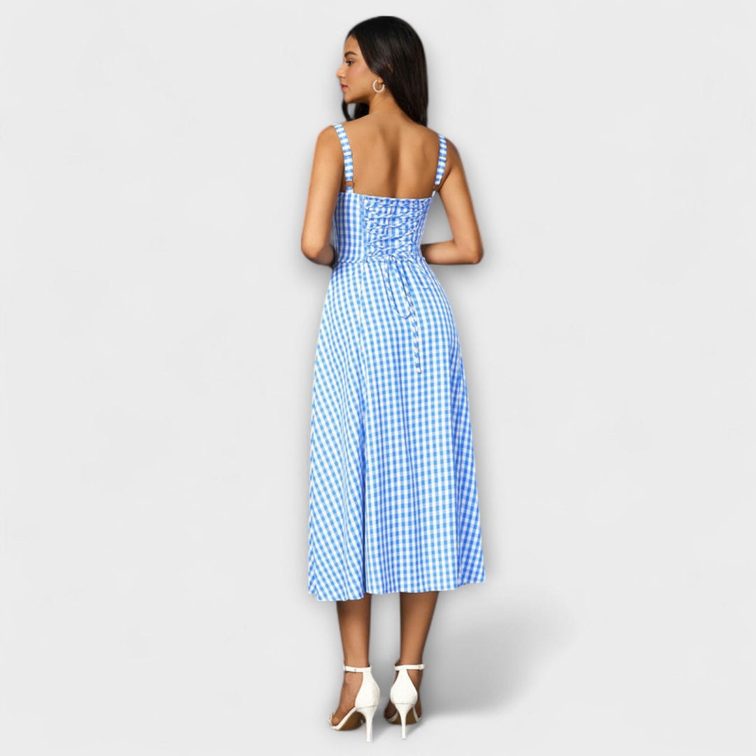 Hope - Cremefarbenes Kleid mit Rüschen und Schlitz