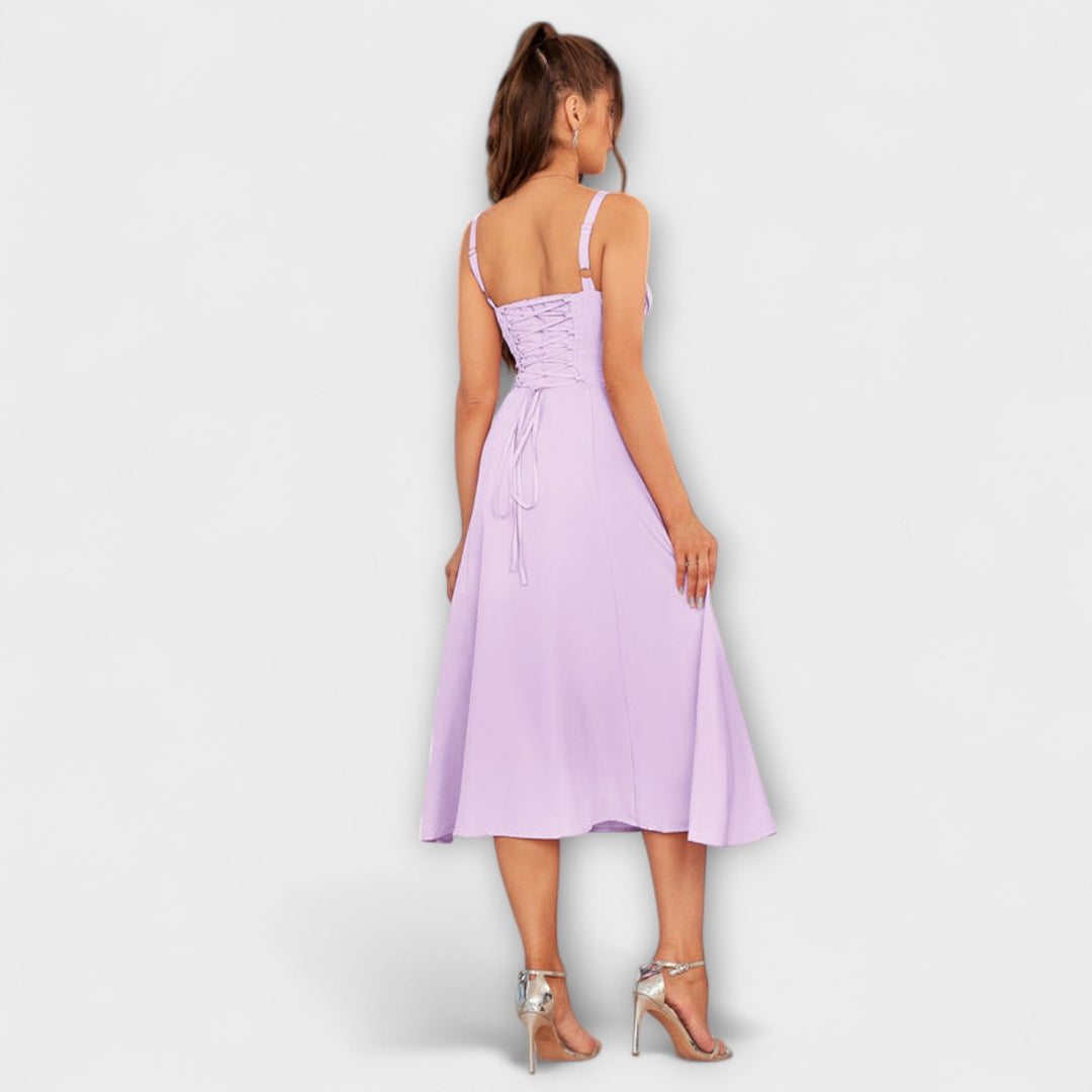 Hope - Cremefarbenes Kleid mit Rüschen und Schlitz