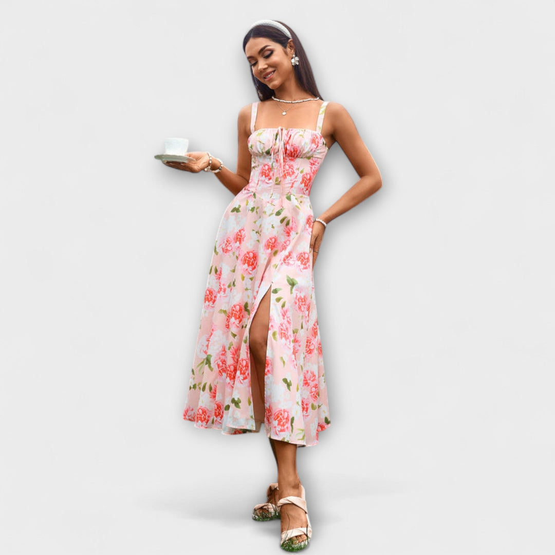 Hope - Cremefarbenes Kleid mit Rüschen und Schlitz