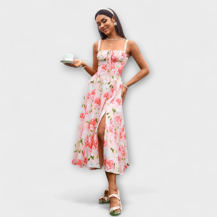 Hope - Cremefarbenes Kleid mit Rüschen und Schlitz