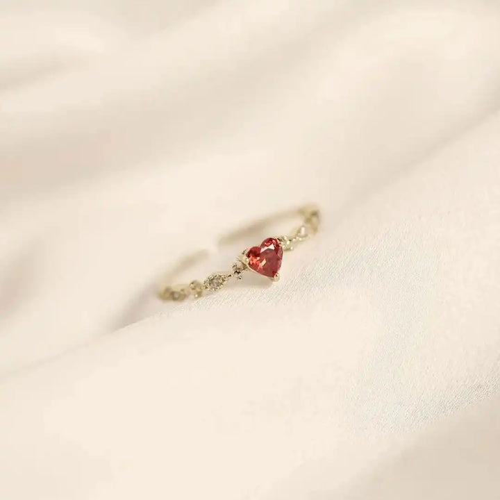 Gold Ring Méabh with Ruby Heart