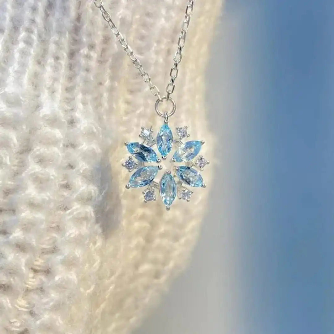White Gold Necklace Aoibh with Blue Snowflake