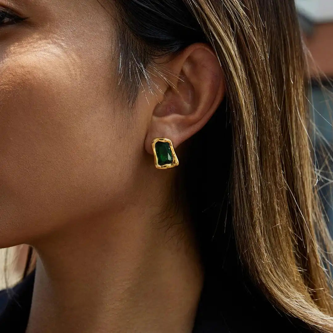 Gold Stud Earrings Clíona with Zirconia
