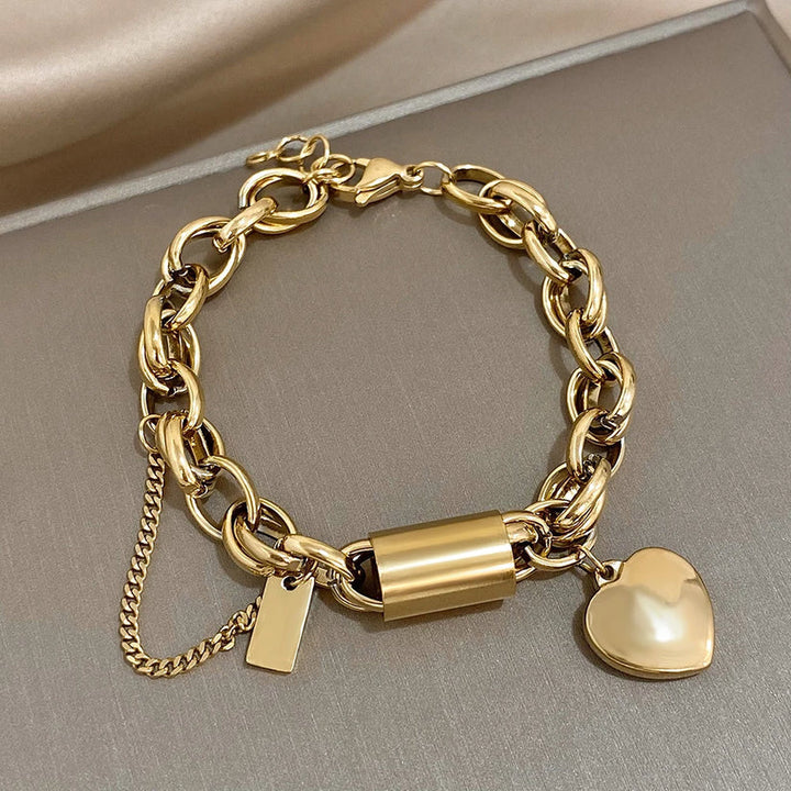 Gold Chain Bracelet Gobnait with Heart Charm