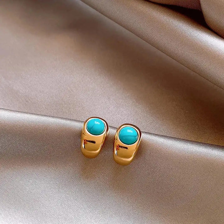 Gold Stud Earrings Bláthnaid with Turquoise