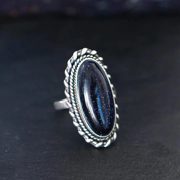 Silver Ring Íde with Blue Sandstone