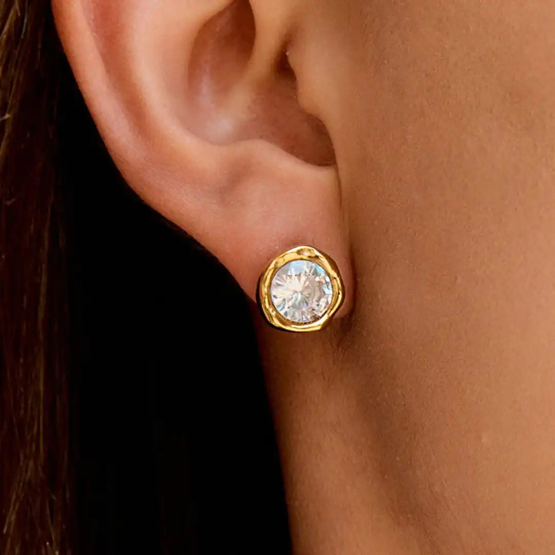 Gold Stud Earrings Muirne with Round Zirconia