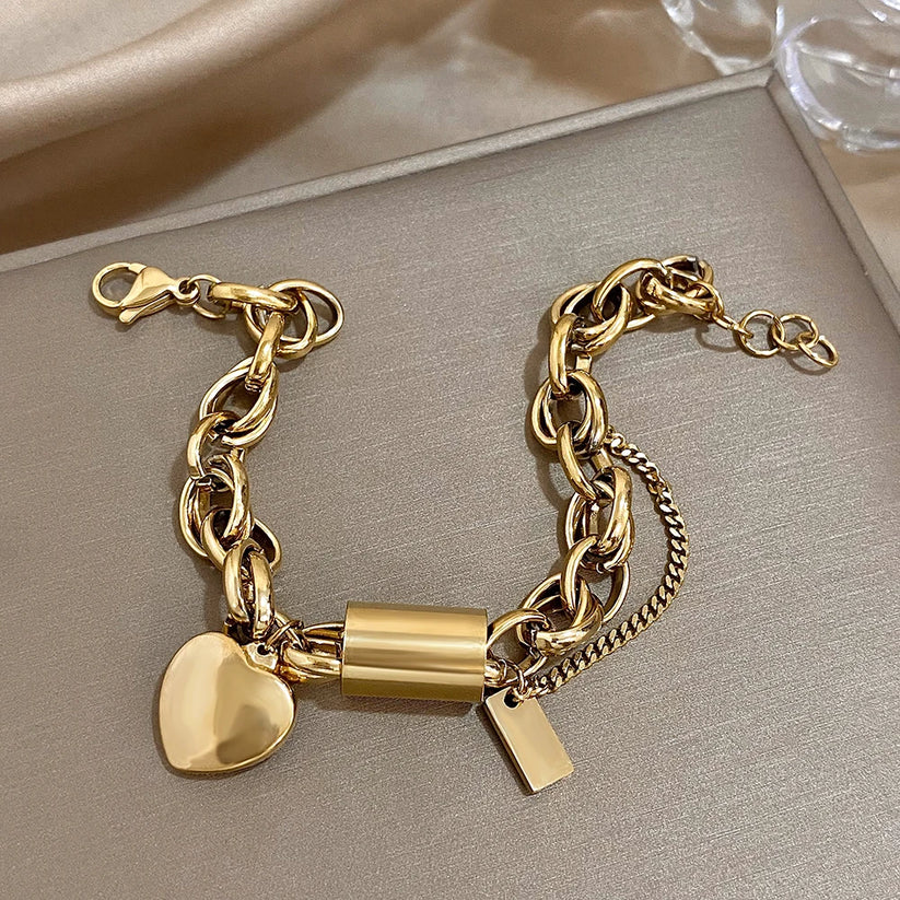 Gold Chain Bracelet Gobnait with Heart Charm