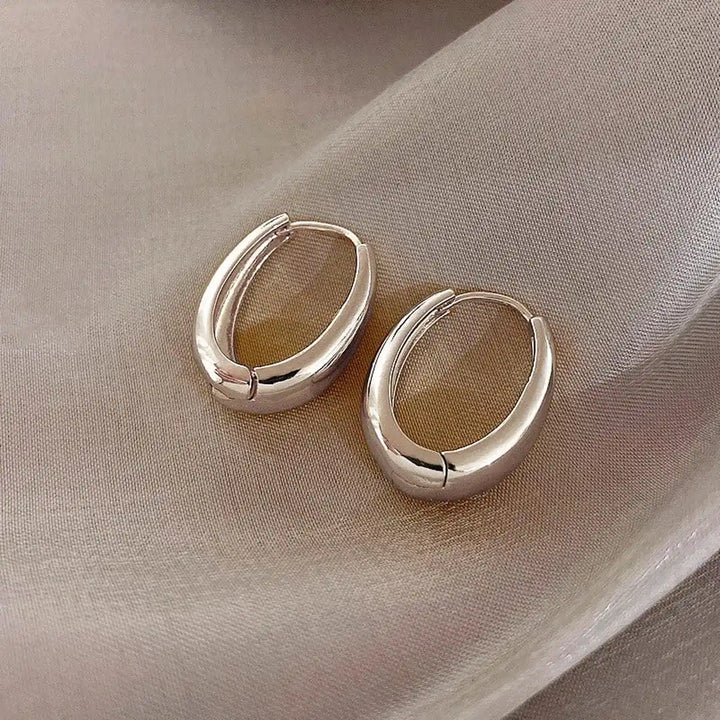 Gold Hoop Earrings Deirdre with Polished Finish