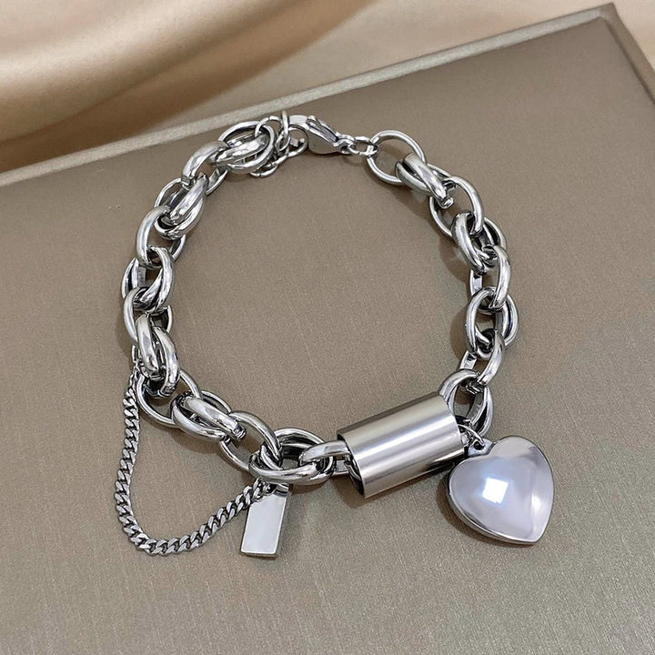 Gold Chain Bracelet Gobnait with Heart Charm