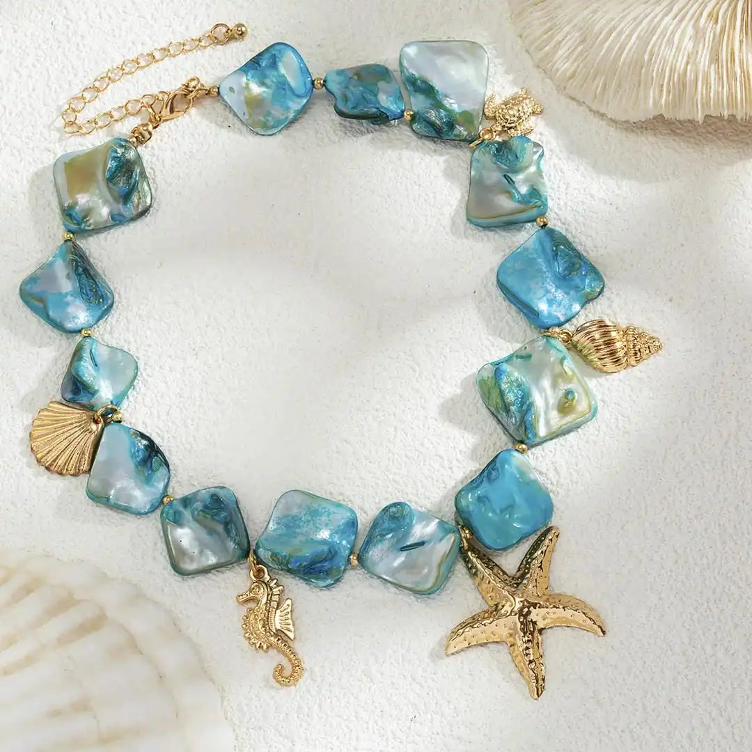 Gold Beaded Necklace Muirne with Turquoise and Starfish