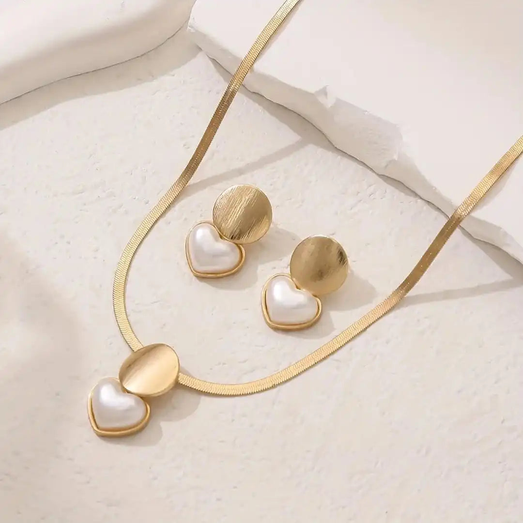 Gold Necklace Set Órla with Pearl Hearts