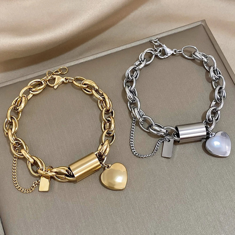 Gold Chain Bracelet Gobnait with Heart Charm