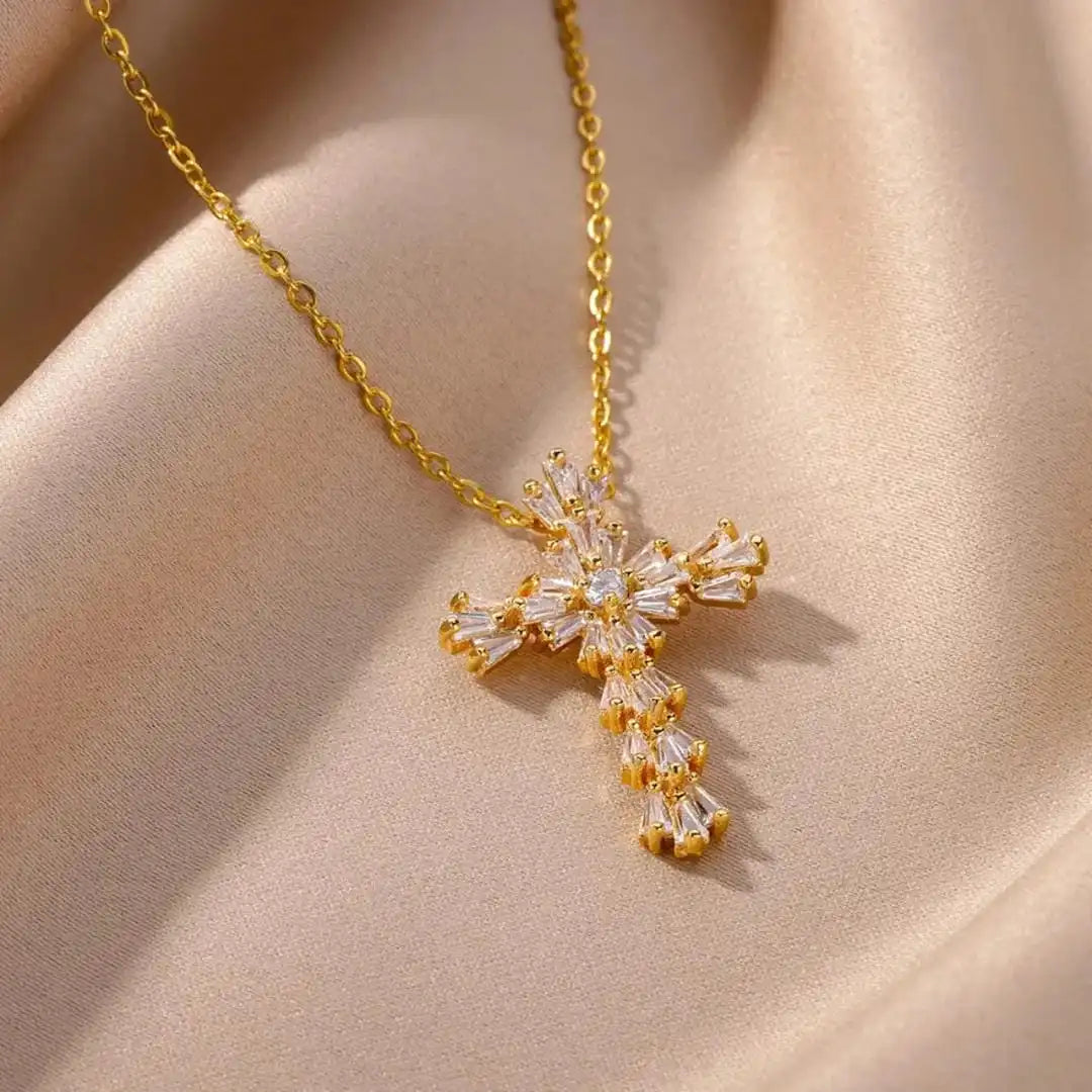 Silver Necklace Darina with Zirconia Cross
