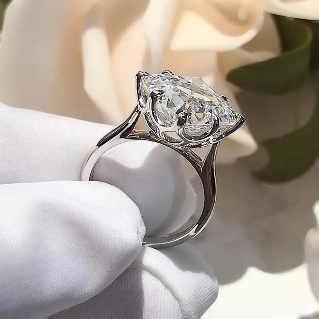 Silver Ring Caoimhe with Zirconia Solitaire