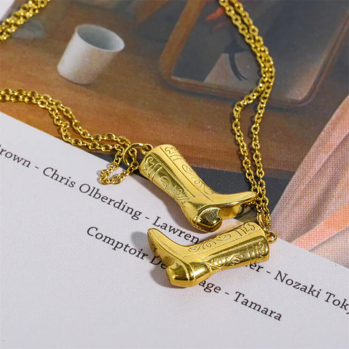 Gold Necklace Íde with Cowboy Boot Motif