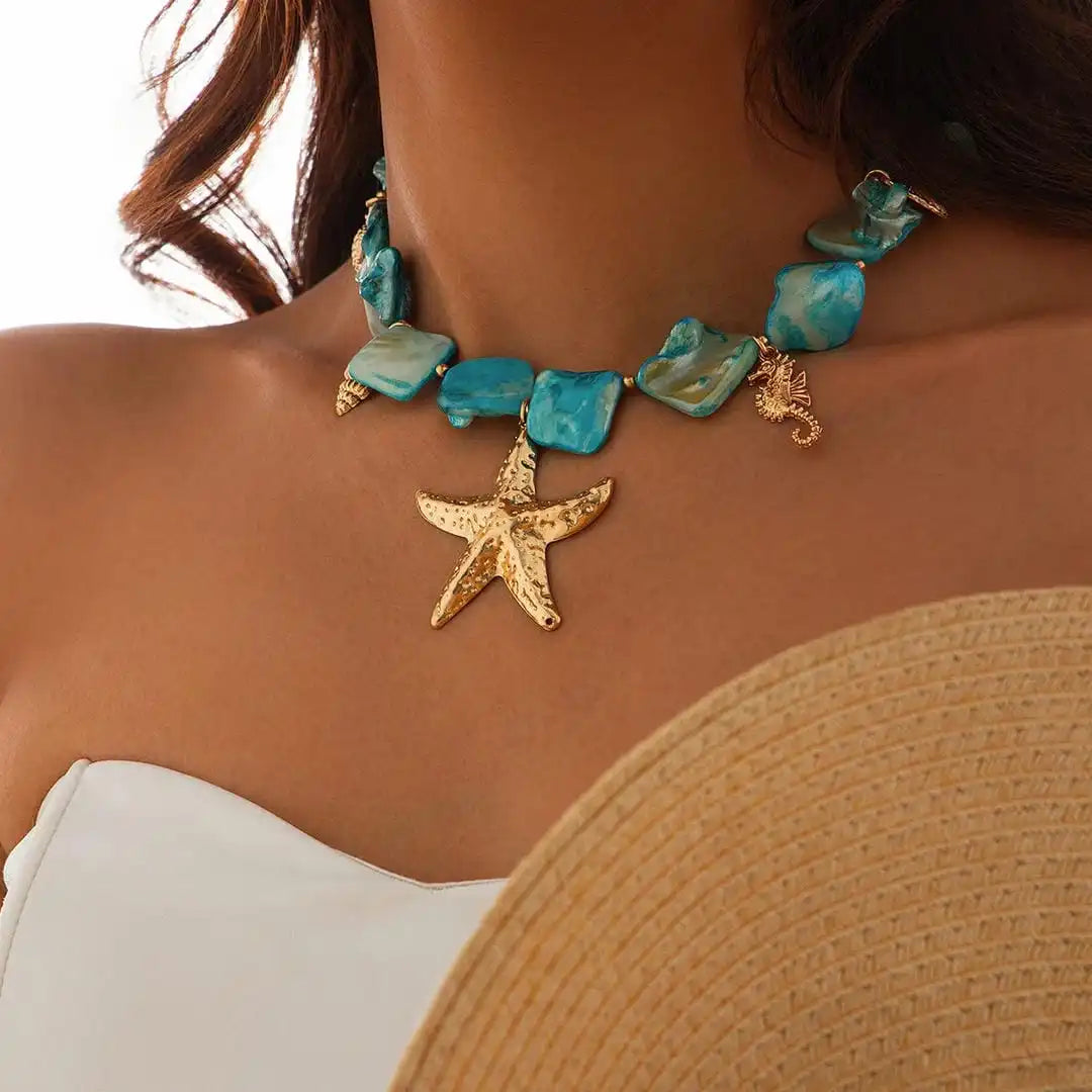 Gold Beaded Necklace Ailbhe with Starfish and Turquoise