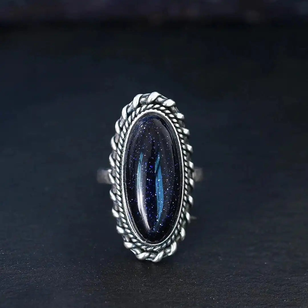 Silver Ring Íde with Blue Sandstone