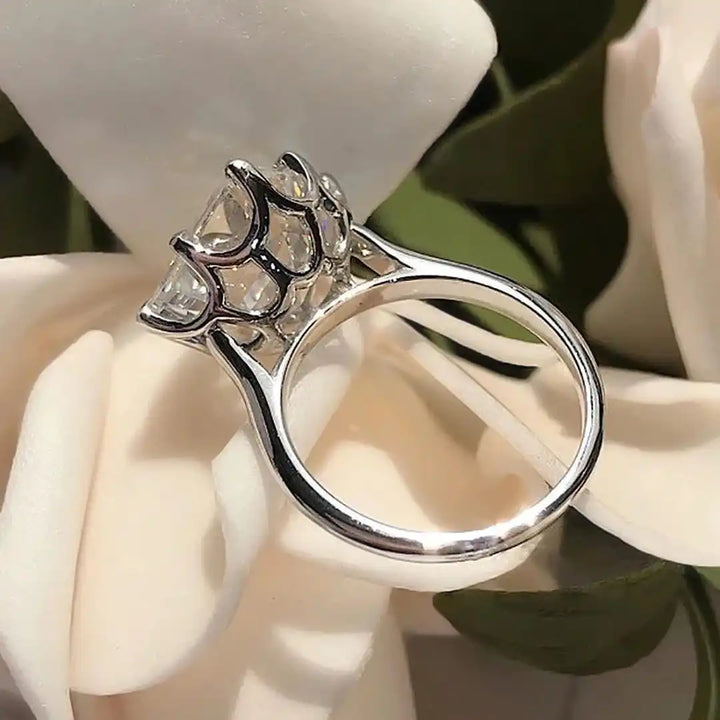 Silver Ring Caoimhe with Zirconia Solitaire