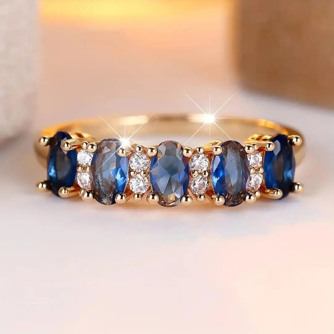 Gold Ring Méabh with Sapphire